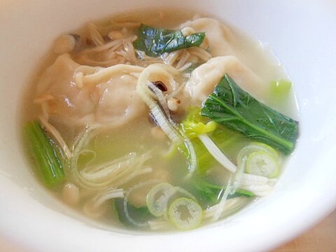 野菜と餃子の鶏がらスープ